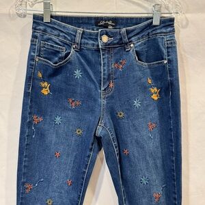Charlie B Embroidered Floral Denim Jeans – Size 6